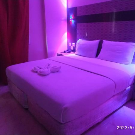 Tehran Hotel ドバイ エクステリア 写真