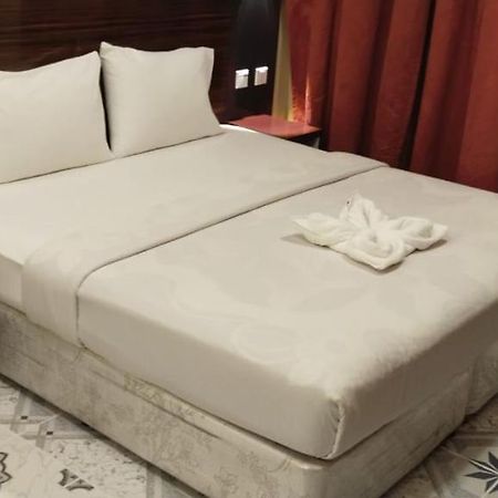 Tehran Hotel ドバイ エクステリア 写真