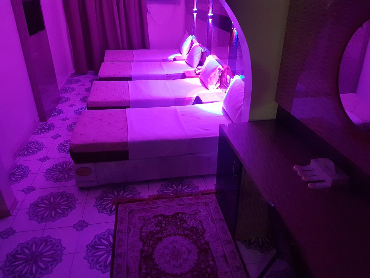 Tehran Hotel ドバイ エクステリア 写真