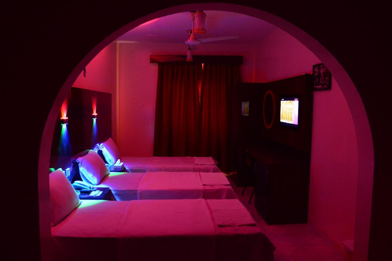 Tehran Hotel ドバイ エクステリア 写真